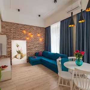  Apartment 18 Sofievskaya
